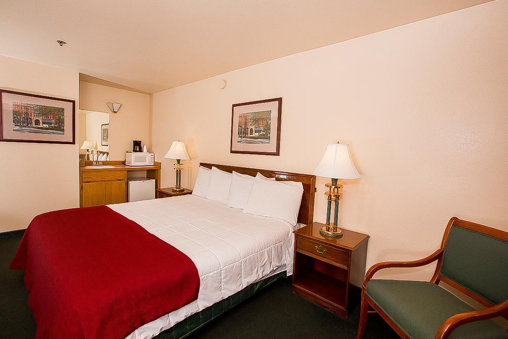 Village Inn & Suites Marysville Quarto foto
